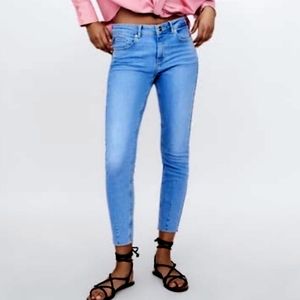 Zara Medium Wash Mid-rise Skinny Ankle Jeans 6
